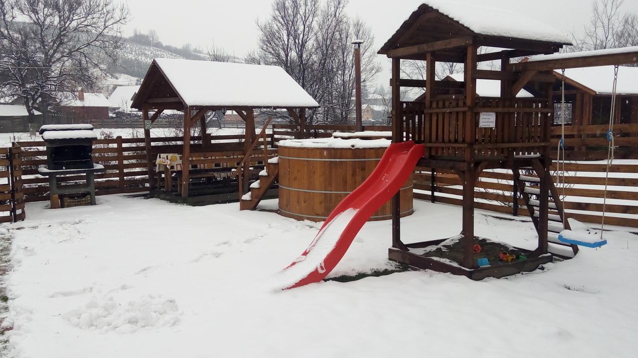 Kovacs Guesthouse Praid Bagian luar foto