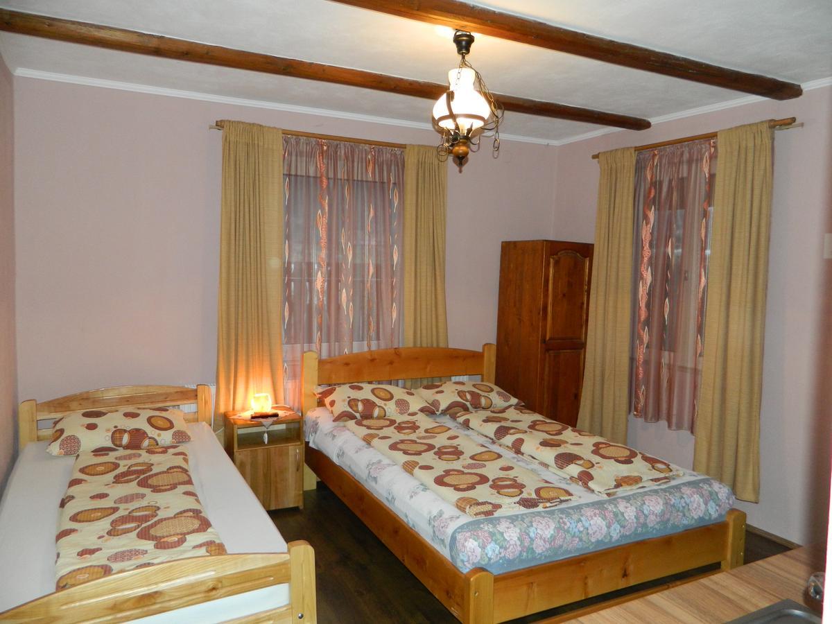 Kovacs Guesthouse Praid Bagian luar foto
