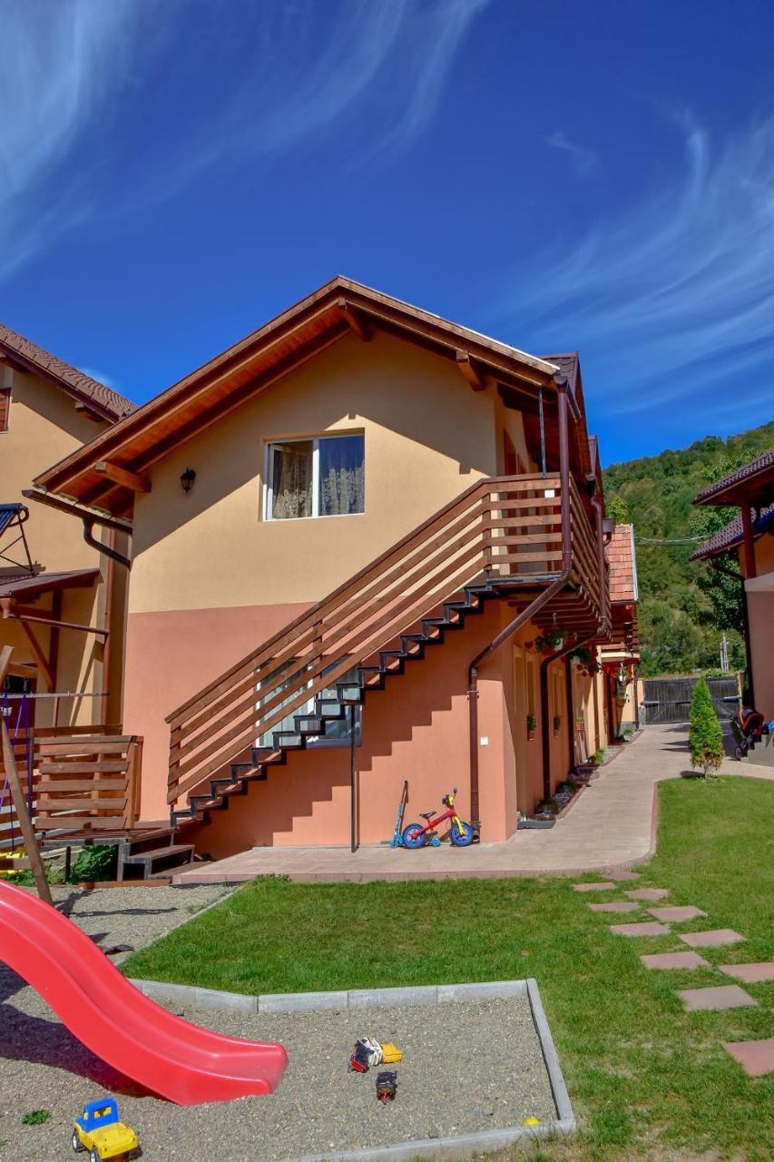 Kovacs Guesthouse Praid Bagian luar foto