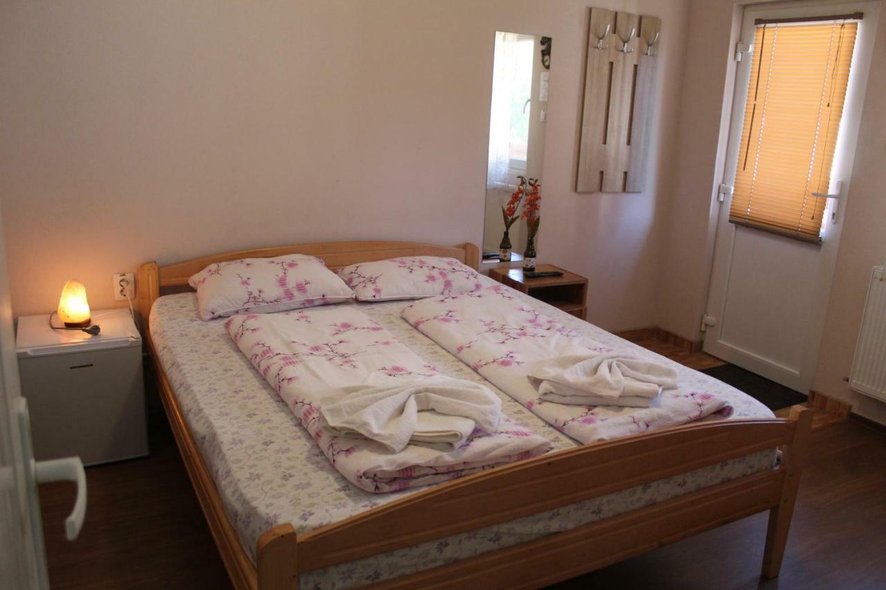 Kovacs Guesthouse Praid Bagian luar foto