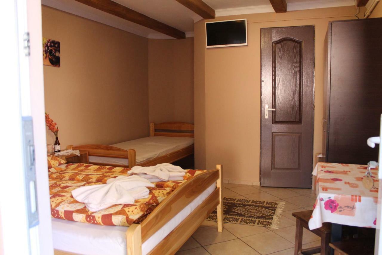 Kovacs Guesthouse Praid Bagian luar foto